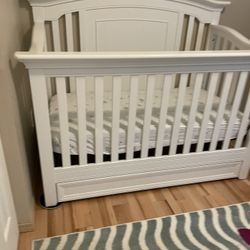 Crib Harbor White  Made By Cache Crib With Drawer And Mattress And Bedding.