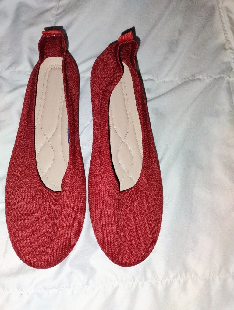 ladies brand new red flat shoes size 39 $55 new selling $15