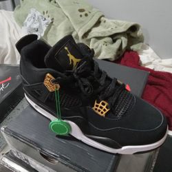 Jordan 4s Size 9.5
