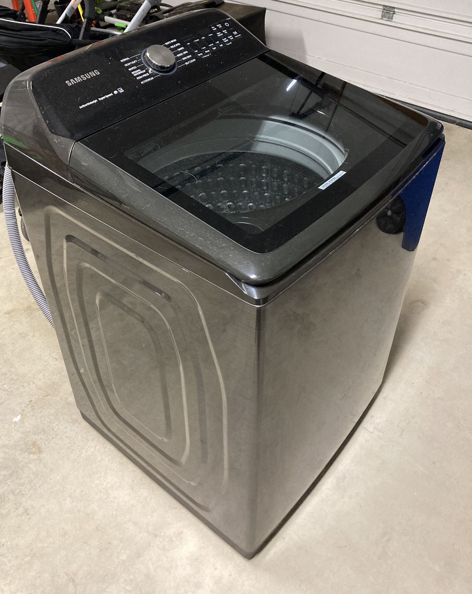 Samsung High Efficiency Smart Top-Load Washer (Brushed Black)