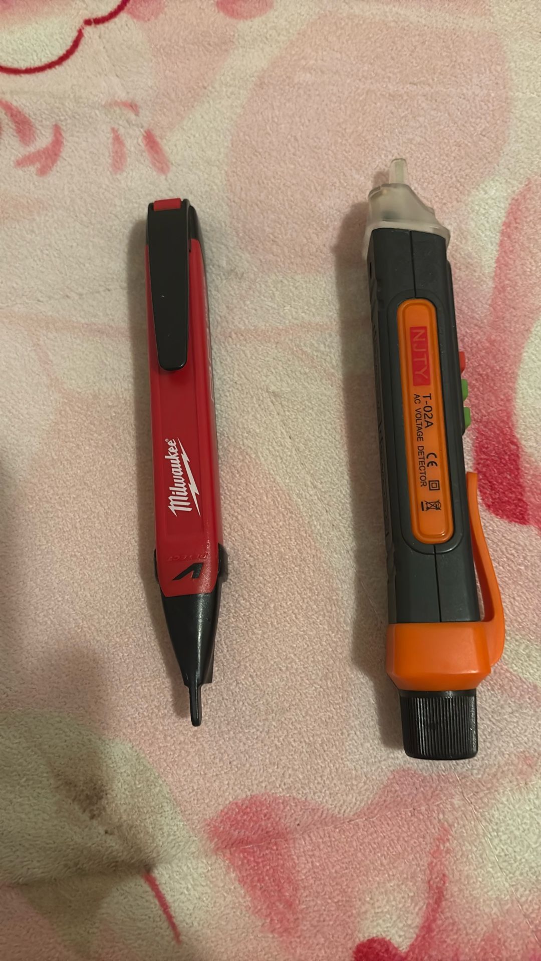 2 VOLTAJE DETECTOR