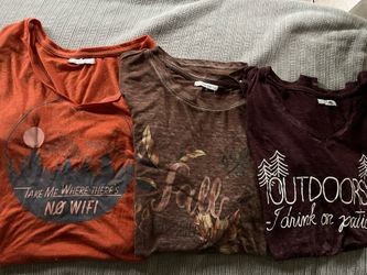 Maurices Set Of Three Shirts Medium 