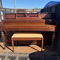 Lester Philadelphia vintage console or spinet upright piano with bench