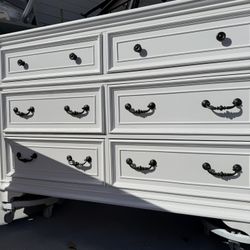 Large Dresser And Nightstand 