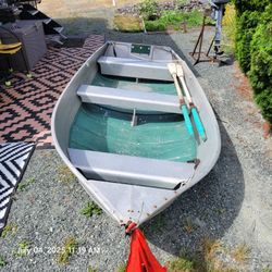 Aluminum Boat With Extras