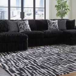 Double Chaise Sectional. 🚚WE DELIVER🚚