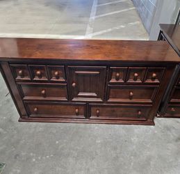 Dresser