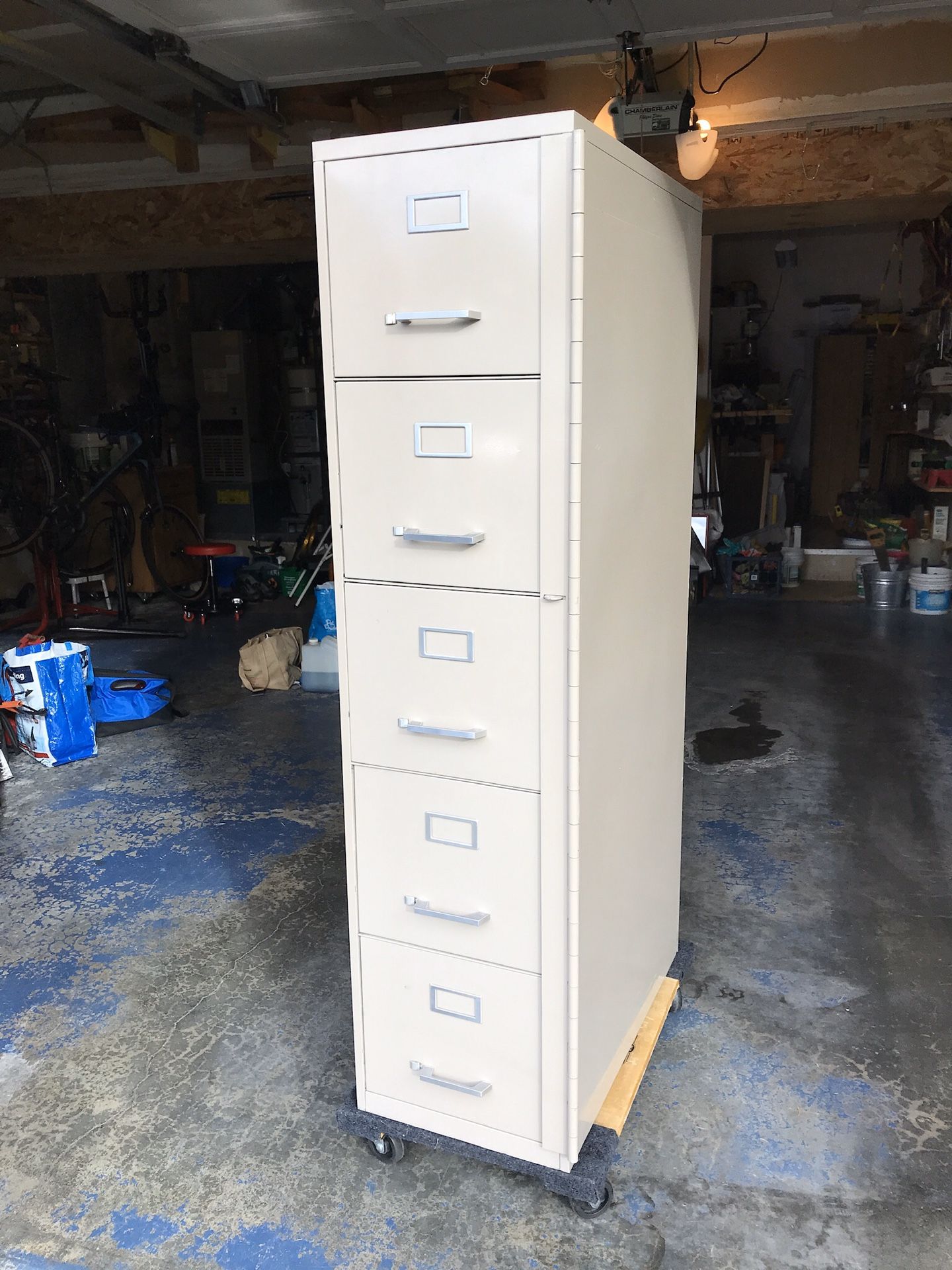 File cabinet, 5 drawers and lock