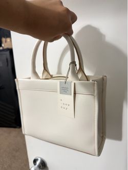 White tote bag