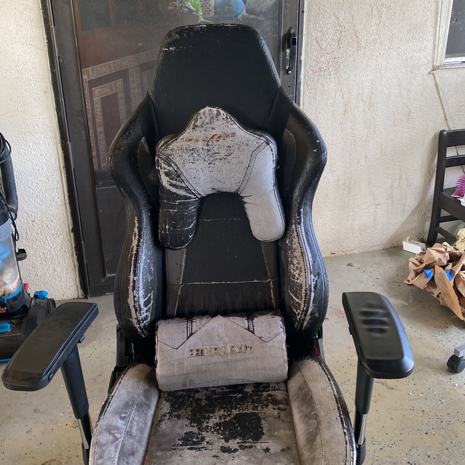 DX RACER Gaming Chair