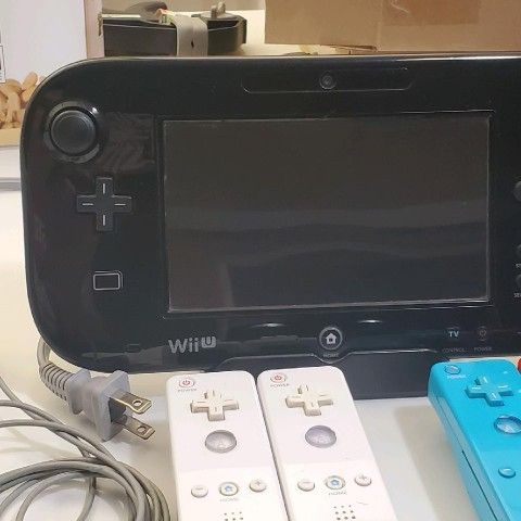 Nintendo Wii U Deluxe Set: Super Mario 3D World and Nintendo Land - video  gaming - by owner - electronics media sale 