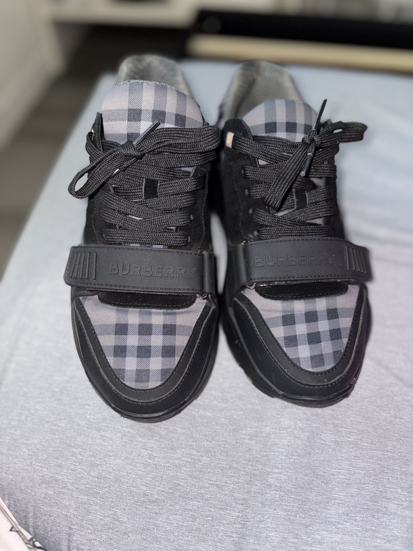 Burberry Shoes Used Once(Español) OBO