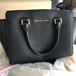 2 Michael Kors Purse Handbag 