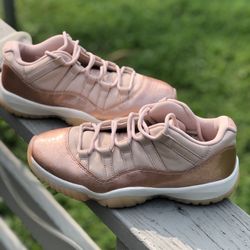 Jordan 11 Rose Gold Sz 7.5 Men’s 9 Women’s 