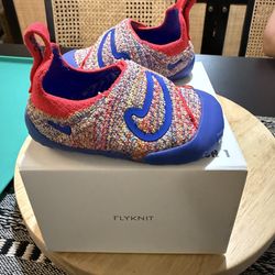 Toddler Nike swoosh 1 Size 6c