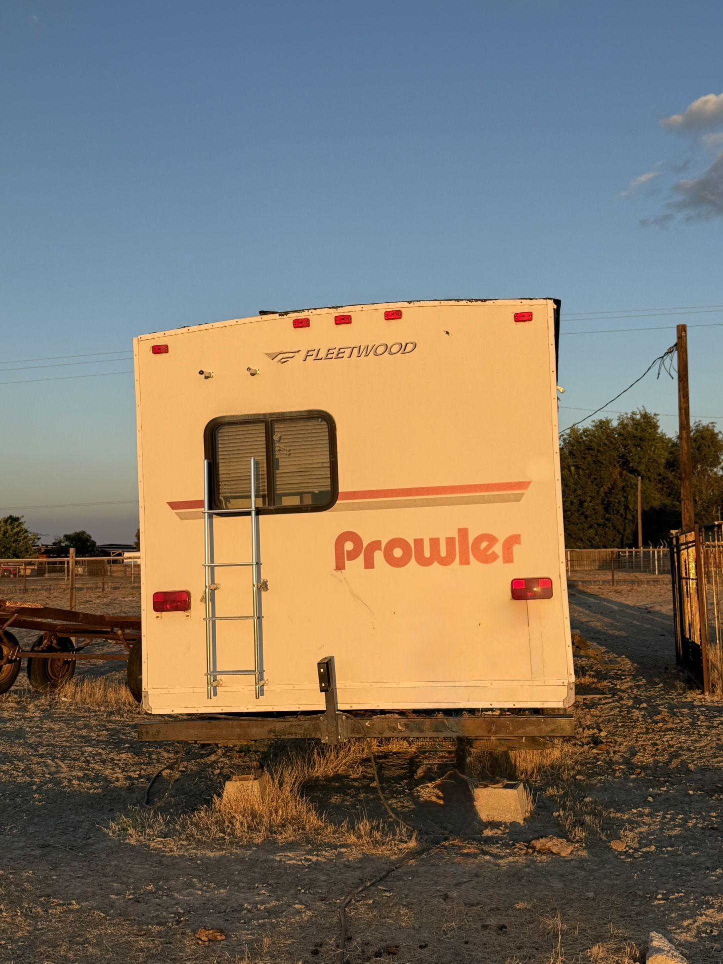 Motor Home Fifth Wheel