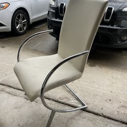 Four Chairs Free