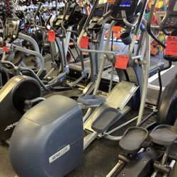 Precor EFX 425 Elliptical With Only 45 Hours Of Use On