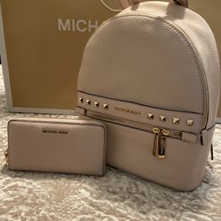 💕💕💕New Michael Kors Backpack And Wallet 