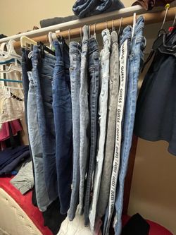 12 pantaloons talla 27 y 28 Muy buen estado.