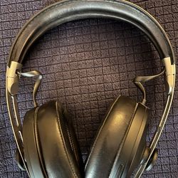 Sennheiser Momentum 3 Wireless Noise Cancelling Headphones Black