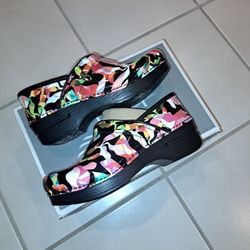 NEW Dansko Color Fusion Clogs 36