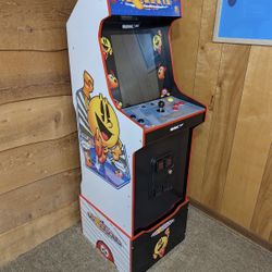 Pac-Man Arcade Machine 