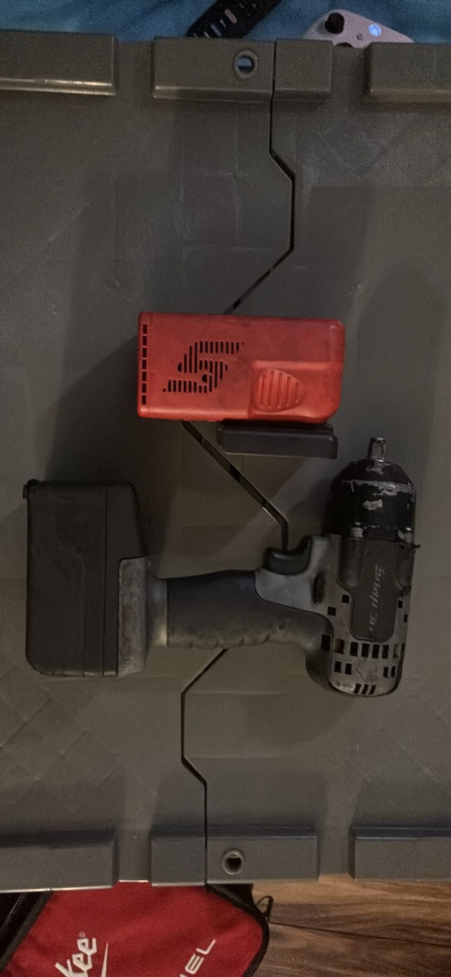 Snap On 3/8 Cordless 18v W Battery