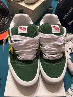 Vans 9.5 men’s spring /woodlands area