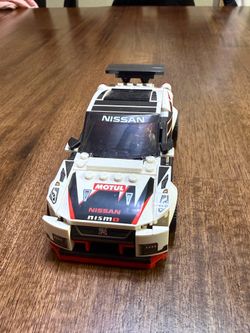 LEGO Speed Champions Nissan GT-R NISMO 76896 – Built Sports Car Model Display Set