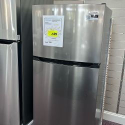 Refrigerator Stainless 28” In Wide New Open Box And 1 Year Warranty 