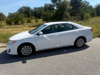 2013 TOYOTA CAMRY LE CUATRO CILINDROS