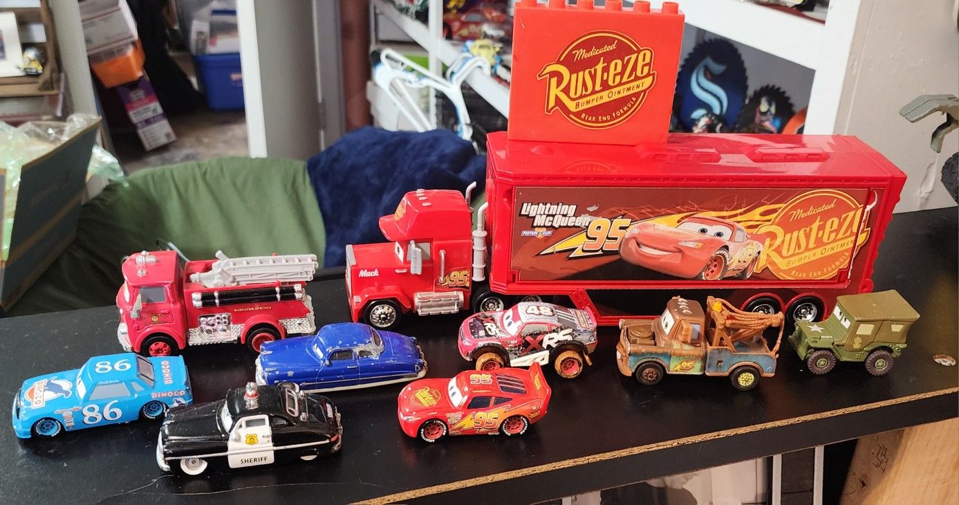 Disney Pixar CARS Bunlde