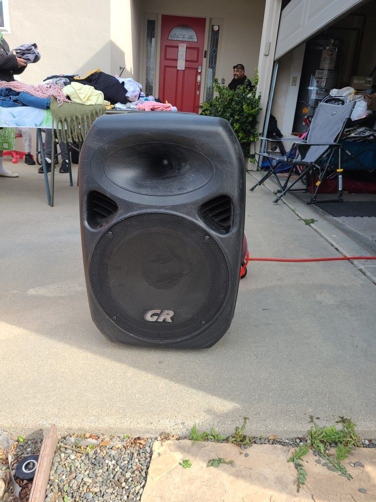350 Watt Speaker w/Bluetooth Adapter
