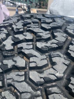 33 x15 Bfg Allterain tires