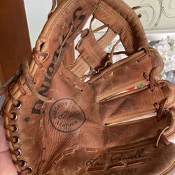 VINTAGE  LOU PINIELLA SPALDING BASEBALL GLOVE 