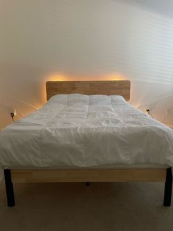 Zinus Metal & Wood Bed Frame - Full