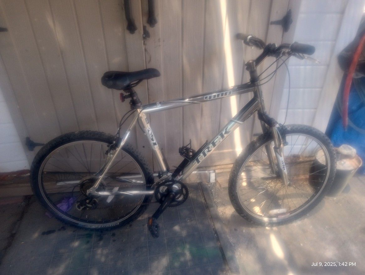 Trek Mountain Bike 