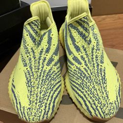 Adidas Yeezy Boost 350 V2 in the "Semi Frozen Yellow" colorway Preowned Size 9.5 (Read ad before messaging) 
