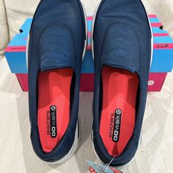 Skechers Go Walk 2 Upbeat Ladies Slip On Walking Shoes in Navy