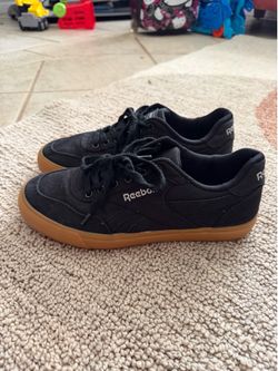 Men Reebok shoes size 10