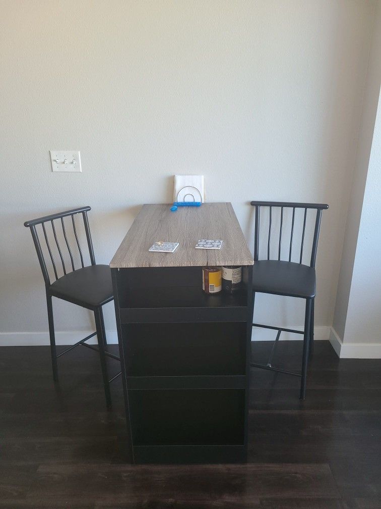 Dining Table And Chairs Set