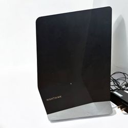 Netgear Nighthawk AX8