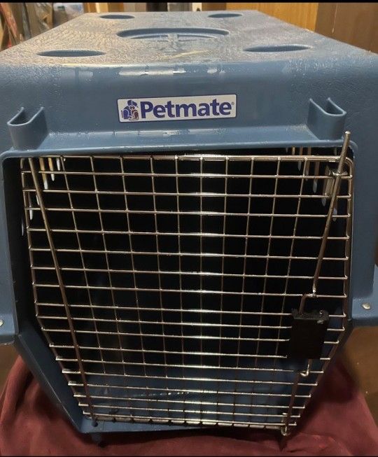 Petmate Large Kennel Blue