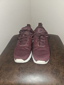 Maroon Nike Sz 6.6 Y
