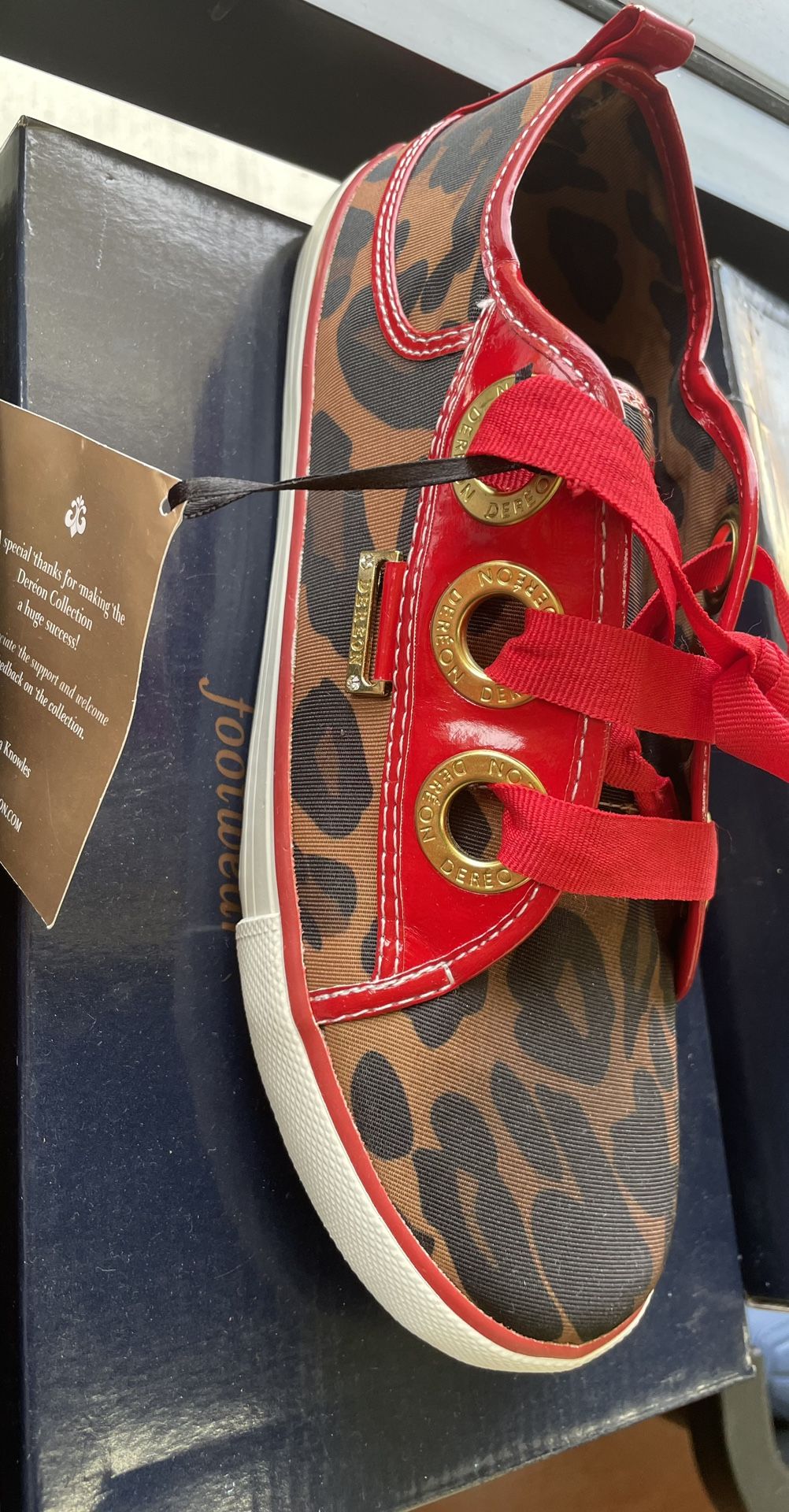 Derion shoes ( new) Sizes 8 1/2, 9,10,11