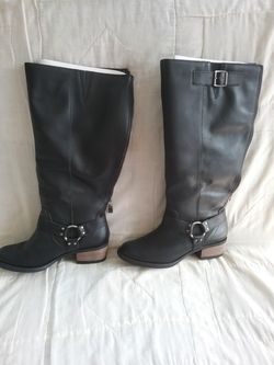 Ladies leather boots, new, never worn
