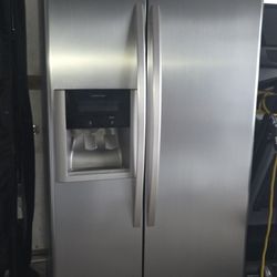 Refrigerator Kenmore With WARRANTY 