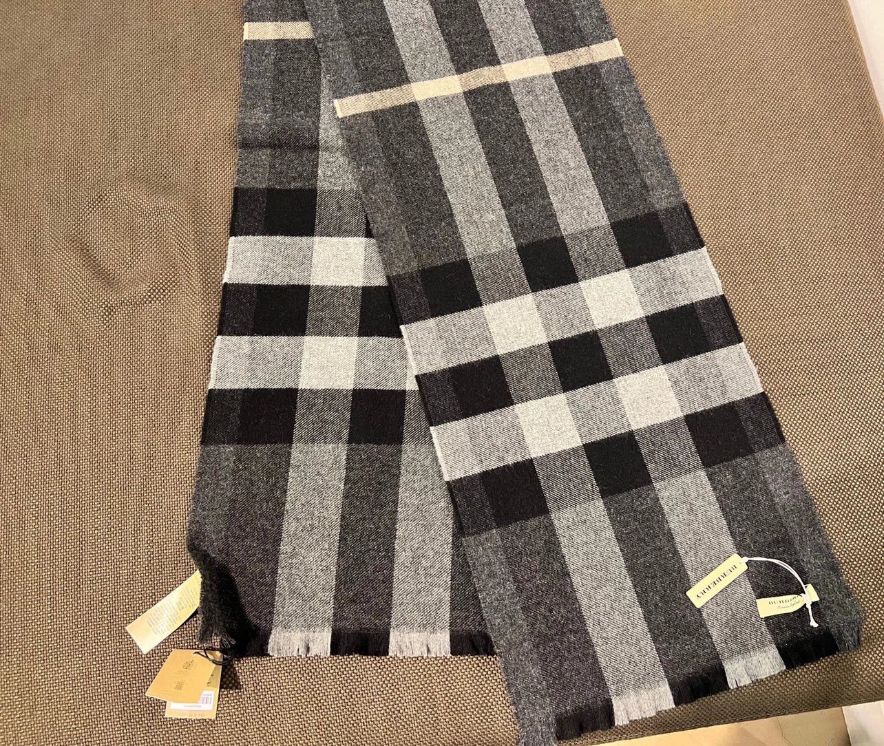Burberry Cashmere Scarf, Camel Check, New with tags for Sale in Omaha, NE -  OfferUp