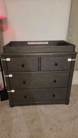 Kids dresser and matching crib